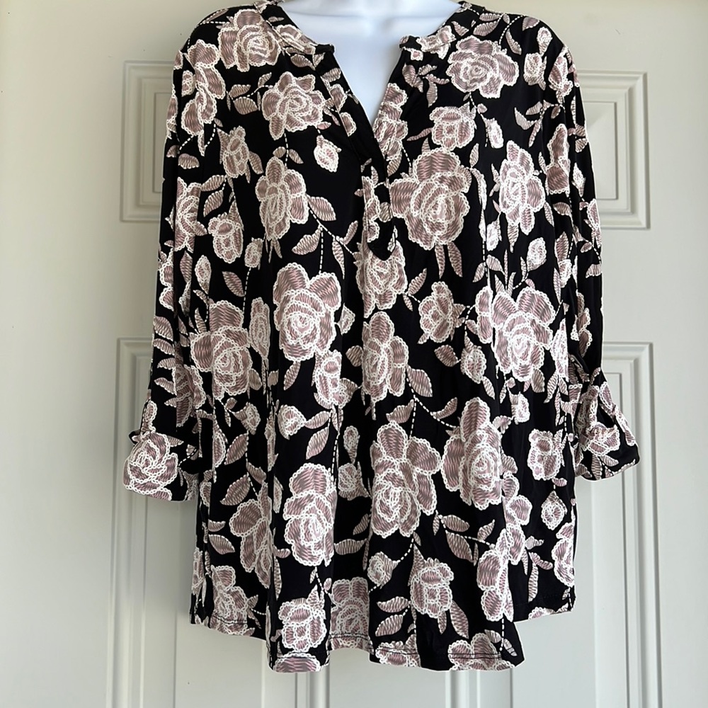 Ladies 3/4 sleeve knit blouse